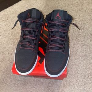 Jordan 1 Mid Fearless